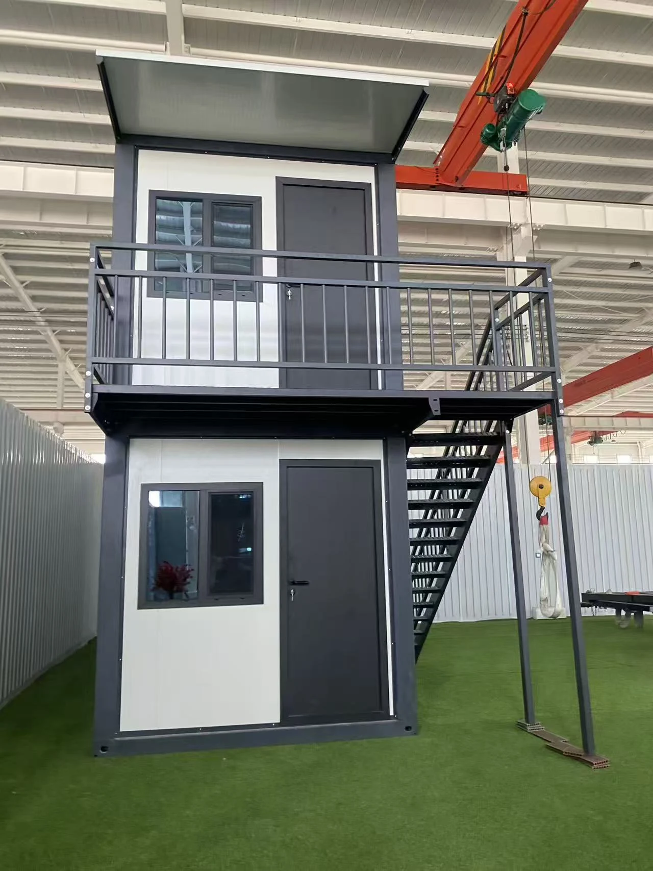 Two-level arrangement using Z-Type folding container modules